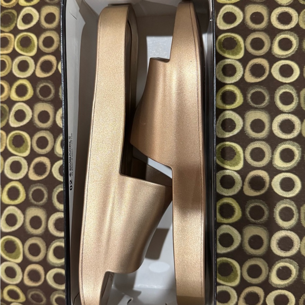 NWT Melissa Shimmering Gold Slides - Picture 7 of 7